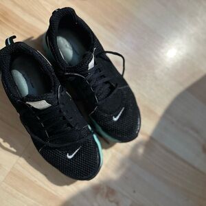 Black‎ and White teal blue Athletic Sneakers Nike 6.5